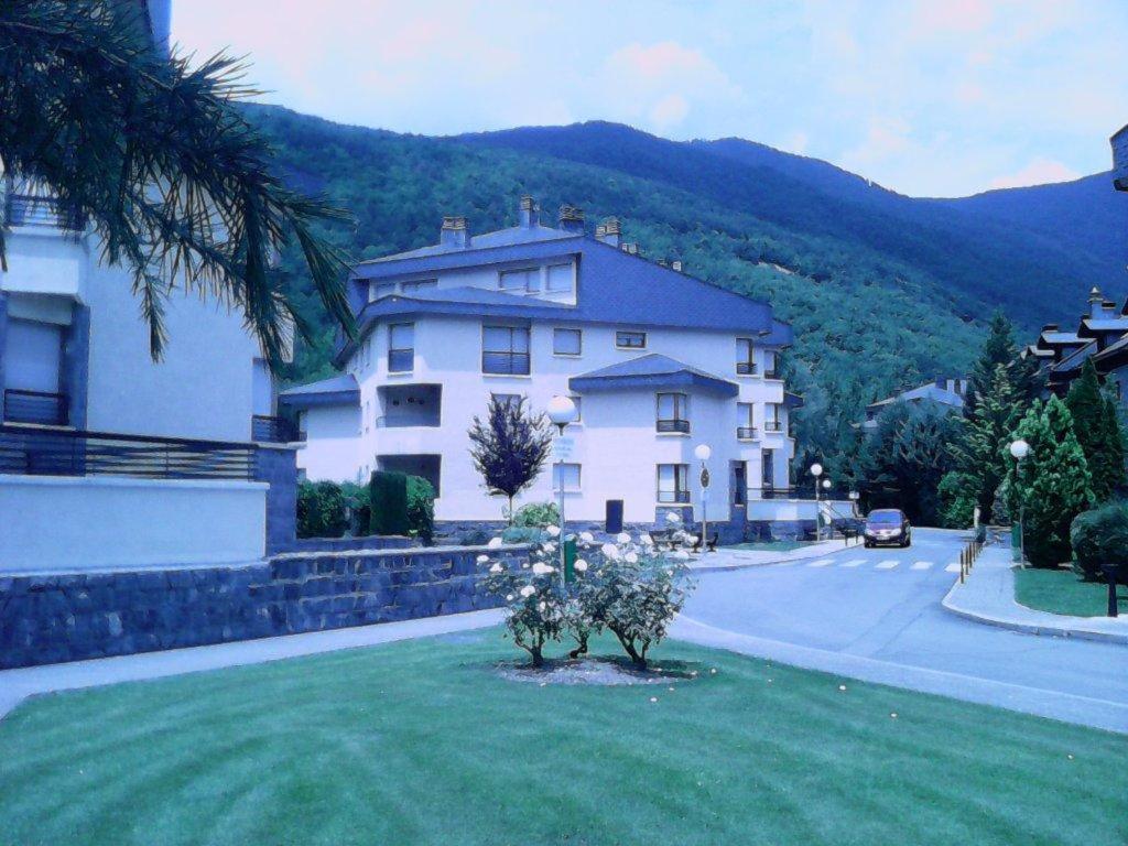 Apartamento Valles Blancos 3-6 Biescas  Eksteriør bilde